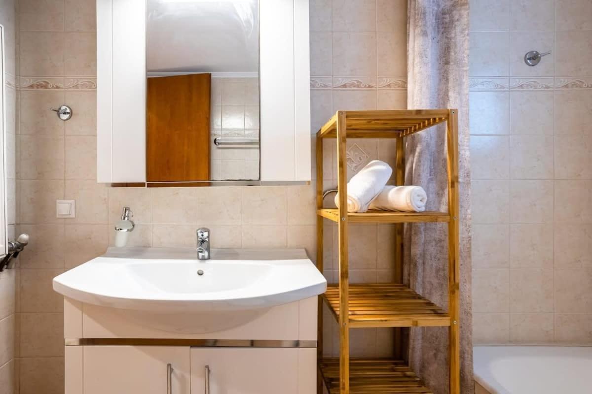 Filiatra Downtown Cozy Retreat - Homely Vibes Экстерьер фото