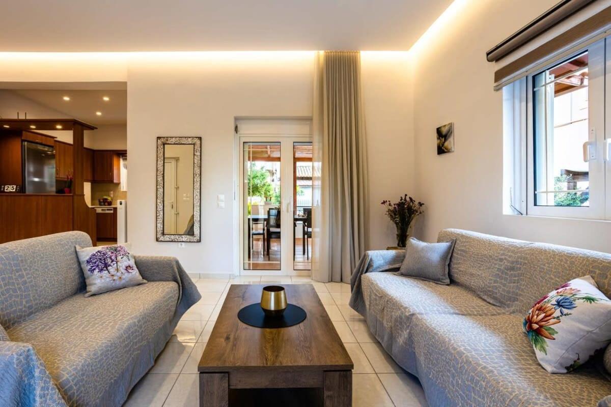 Filiatra Downtown Cozy Retreat - Homely Vibes Экстерьер фото